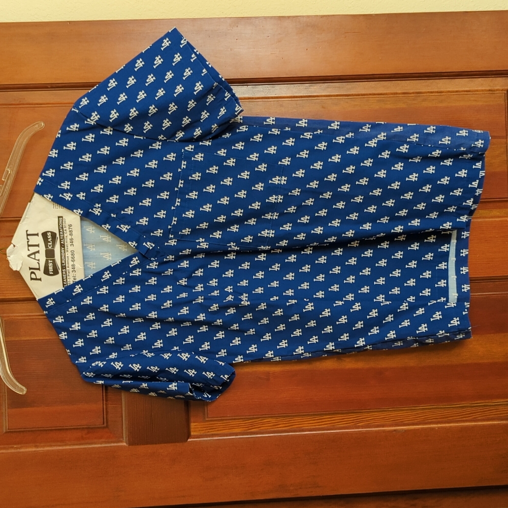Medium Dodgers Scrub Top